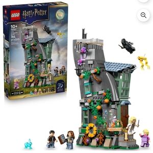 LEGO Harry Potter Luna Lovegood’s House Building Toy for Girls & Boys 76467